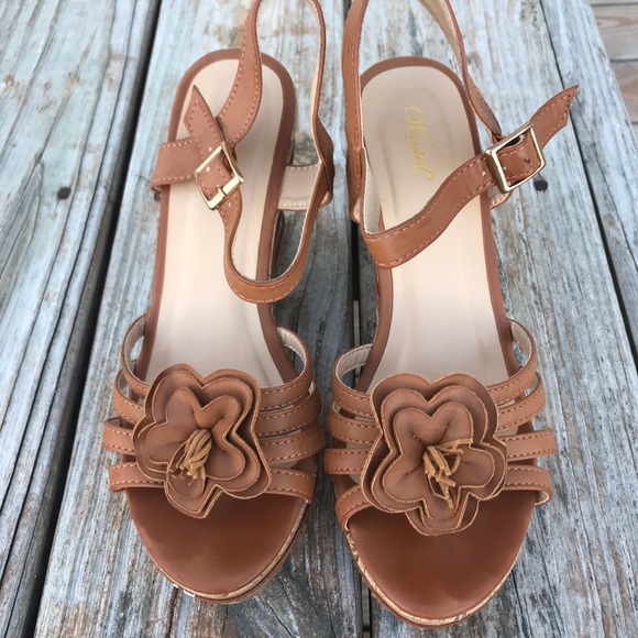 Wanted Darla wedges women’s 7.5 - Picture 2 of 5